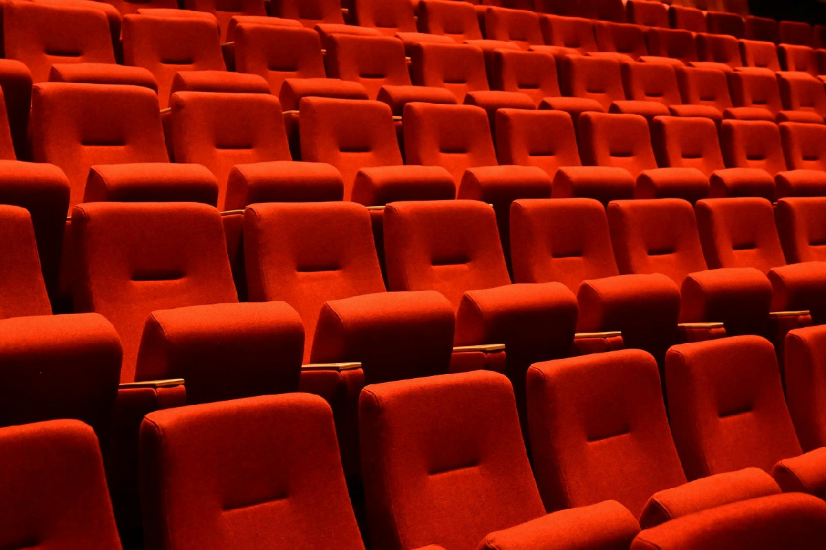 Cinema e spettatori spingono per tagliare la durata dei film: come cambia l'esperienza al botteghino