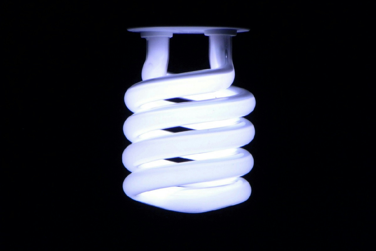 Quale elettrodomestico spegnere di notte per tagliare la bolletta e risparmiare oltre 150 euro