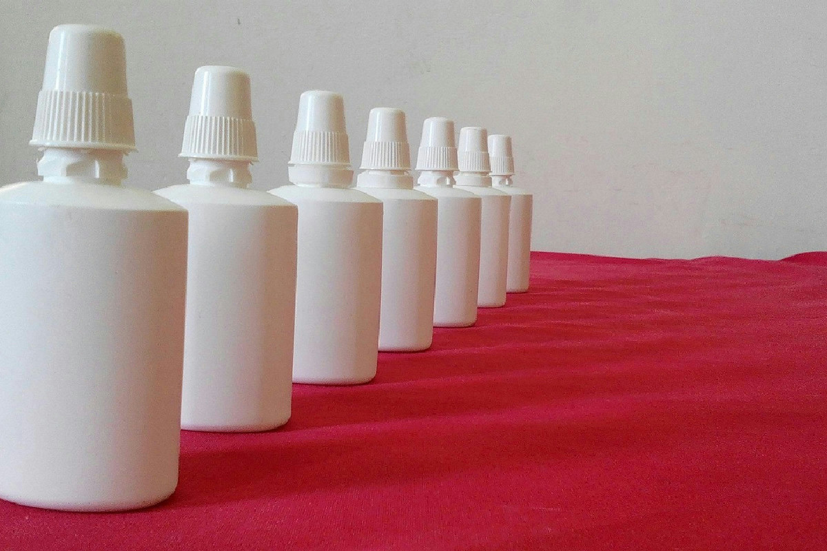 Da quando aggiungono 7 gocce d’essenza all’acqua, l’aria di casa profuma di prato fiorito